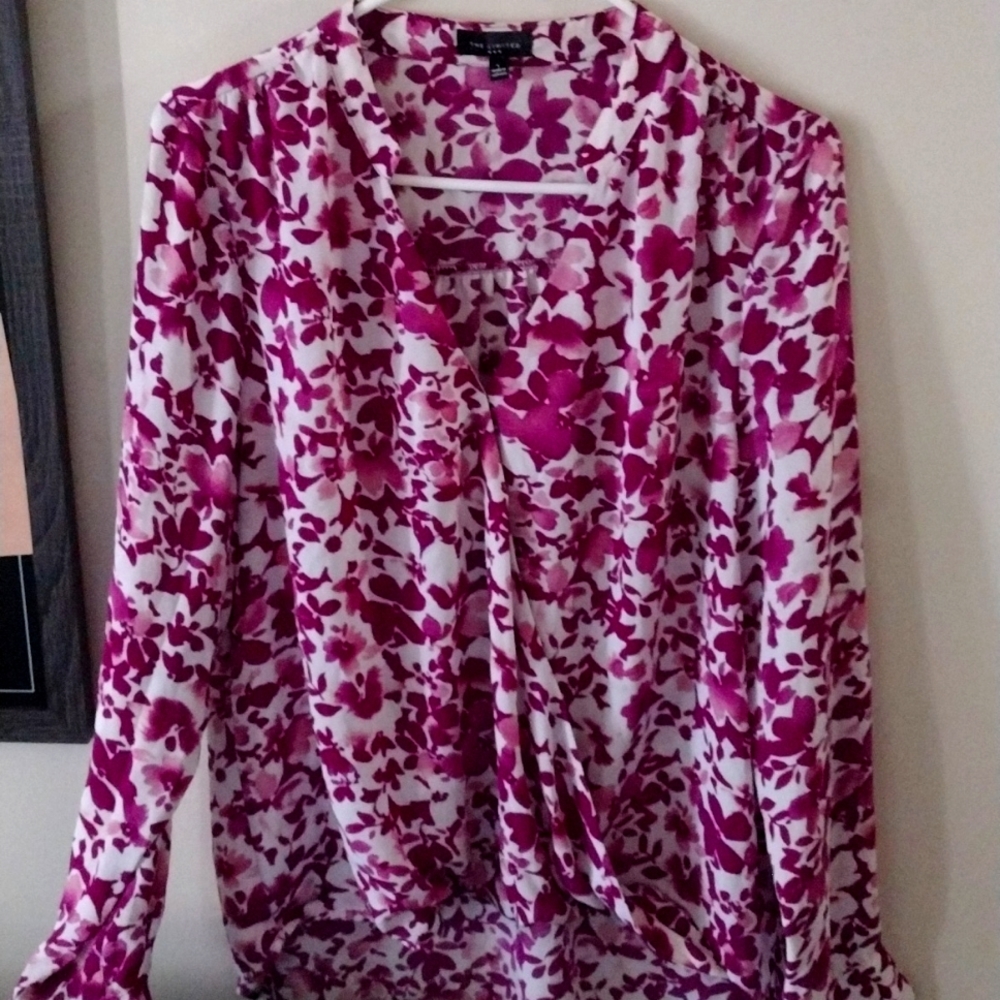 Beautiful fuchsia purple floral pattern